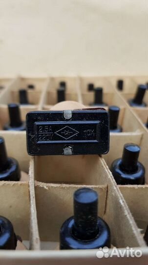 Выключатель кнопочный