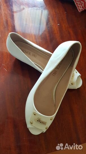 Туфли женские 41 размер белые