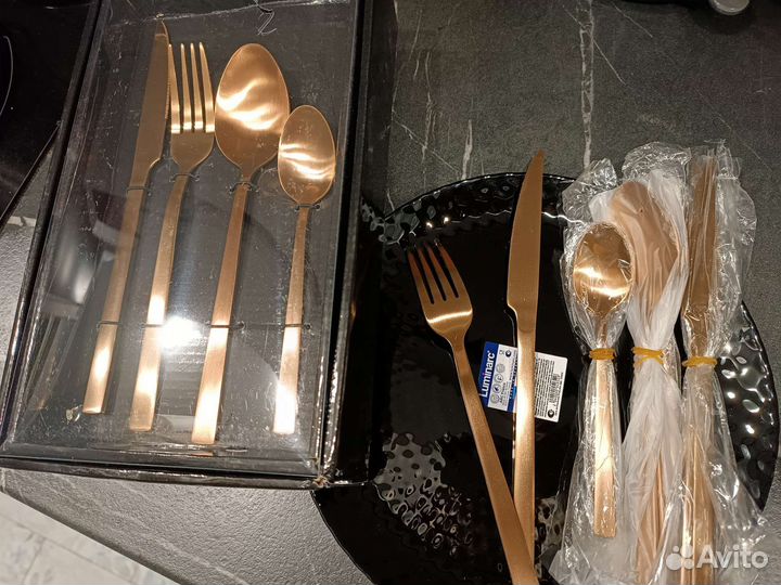 Набор столовых приборов 16 предметов розовое золот