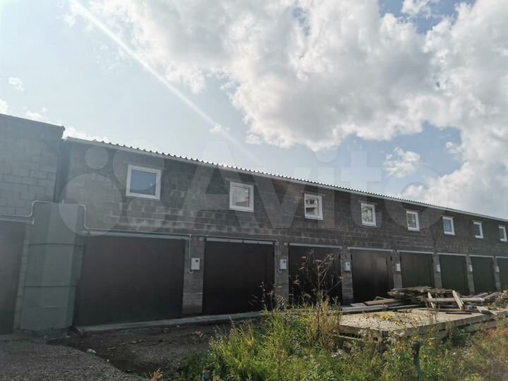 Гараж, > 30 м²