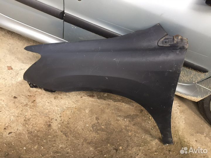 Левое крыло Lexus rx 350