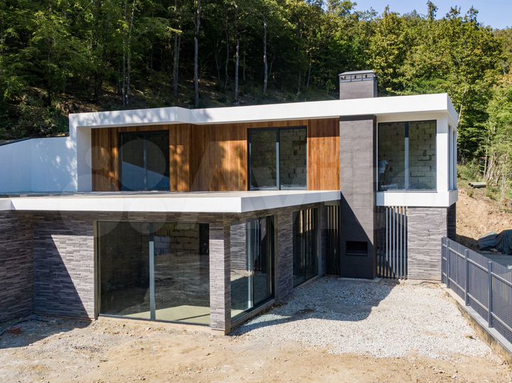 Дом 210 м² на участке 10 сот.