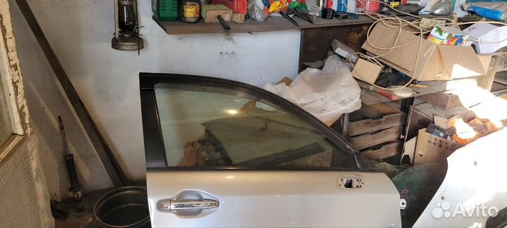 Дверь и крыло от филдера 161