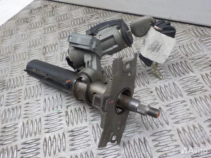 Замок зажигания Toyota Corolla IX 2003-2007