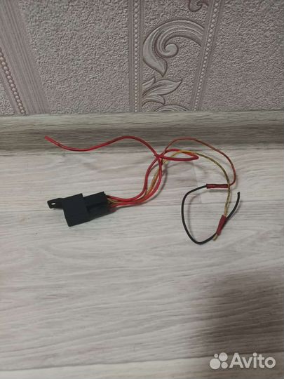 Разгрузочное реле с фишкой