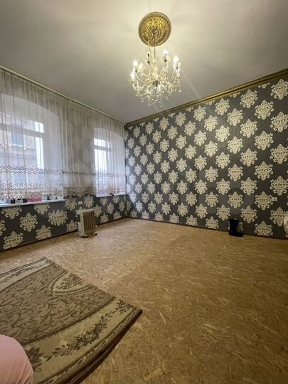 3-к. квартира, 72 м², 1/3 эт.