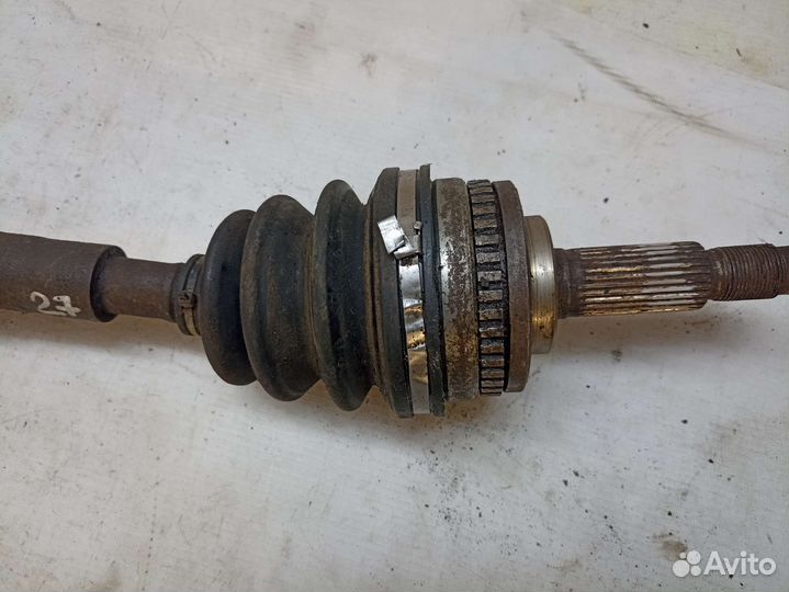 Передний правый привод nissan primera p10 ga16de