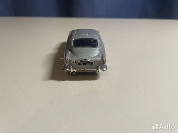 Модель автомобиля 1/43