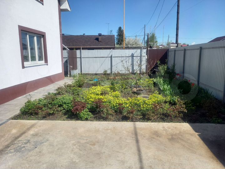 Дом 106 м² на участке 6,5 сот.