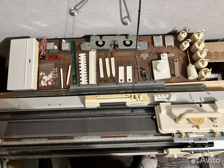Вязальная машина 2 фонтуры silver reed