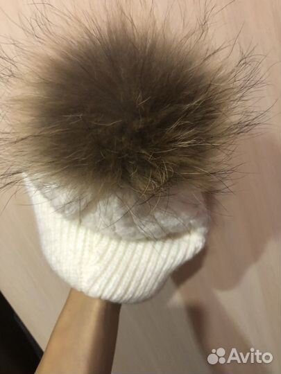 Комплекты и шапочки новые