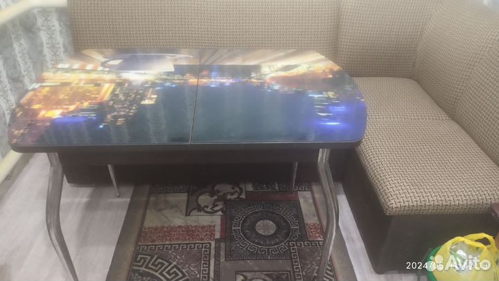 Продам стол раздвижной кухонный