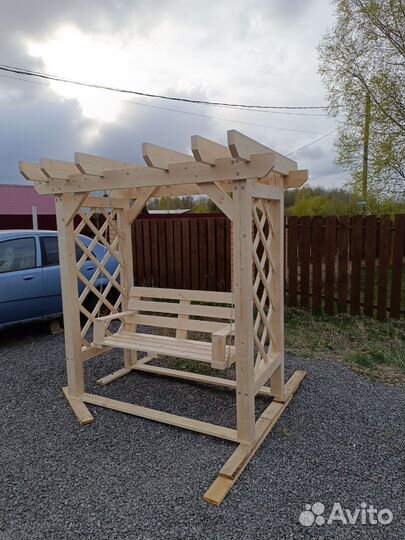 Садовая качеля деревянная