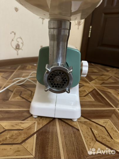 Мясорубка Binatone MGR-1000