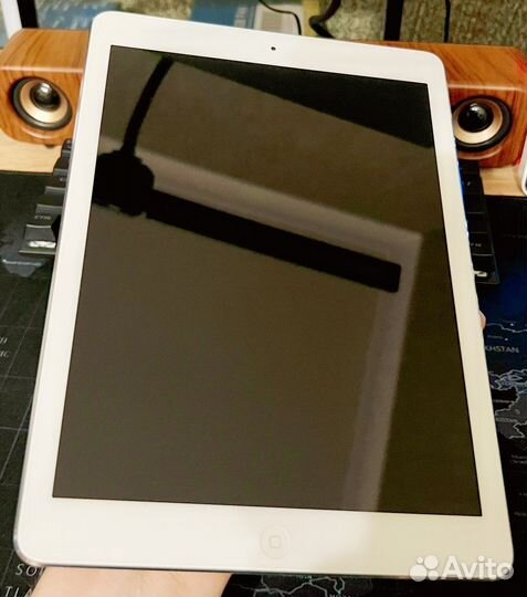 Планшет Apple iPad air 2013 (a 1475)