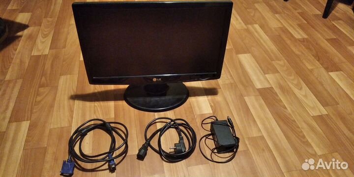 Монитор 19 дюймов