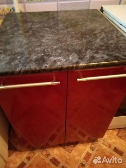 Тумба и гуаф навесной