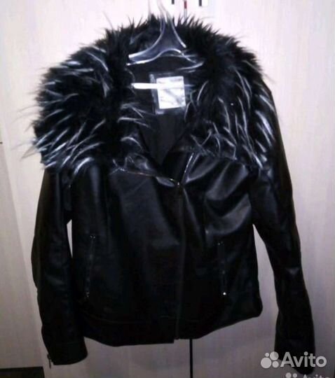 Куртка женская Деми 44-46р отдам за шоколадку