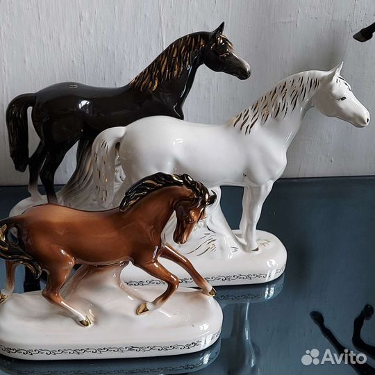 Статуэтки лошадь
