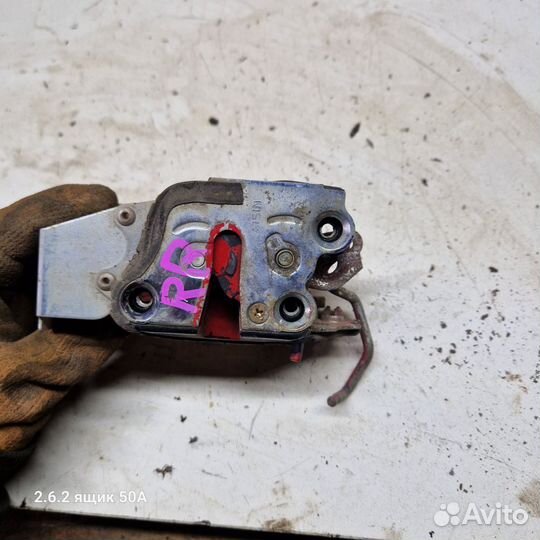 Замок задний правый Toyota corolla 90