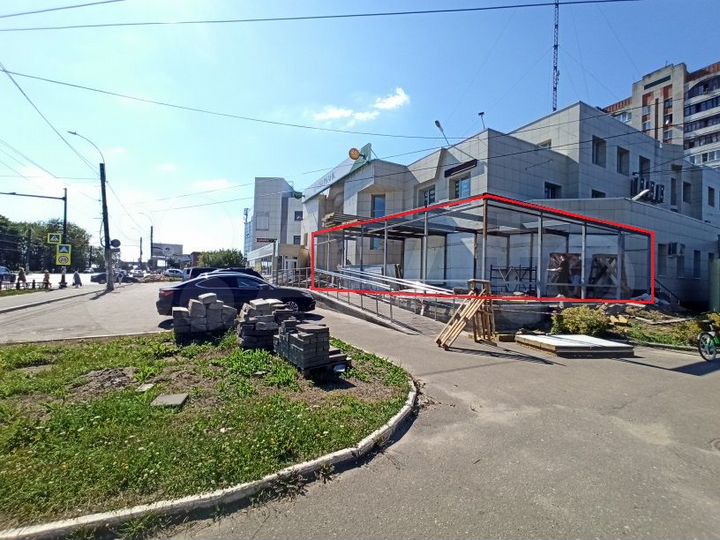 Торговые помещения 12 и 90 кв.м