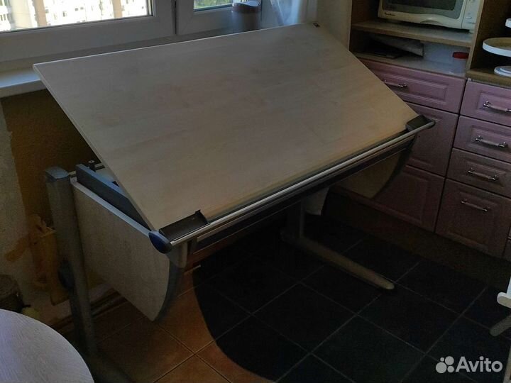 Растущая парта moll