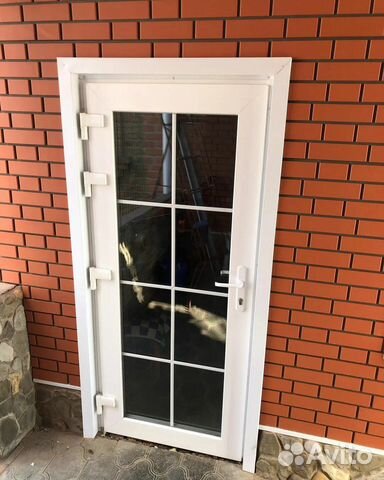 Пластиковая дверь. Размер 800-2100. Шпрос 18мм