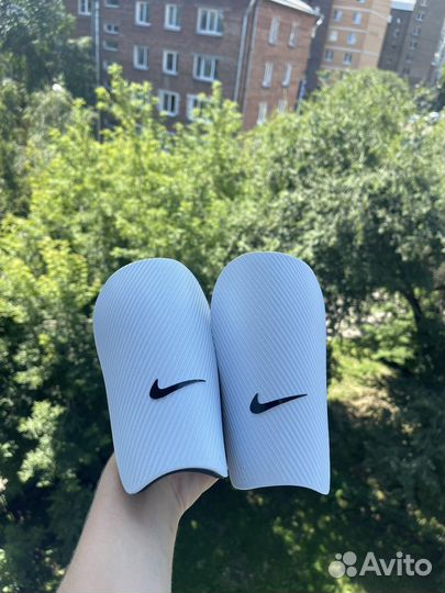 Щитки футбольные nike