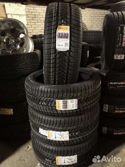 Pirelli Scorpion Winter RFT 275/40 R22 108V