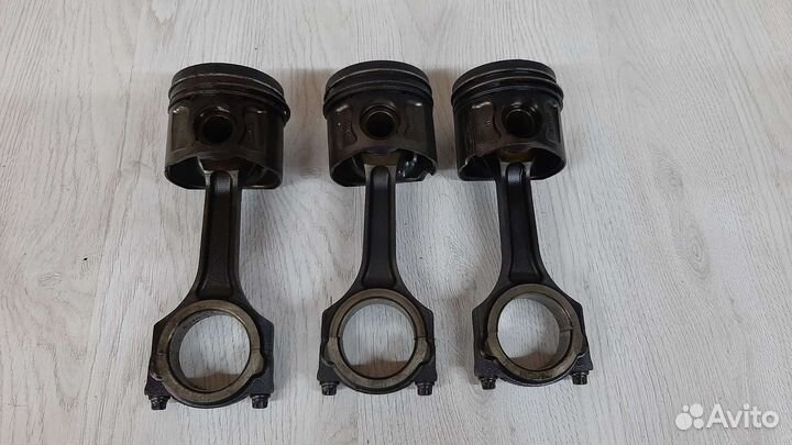 Шатун с поршнем Ford Transit 2.2