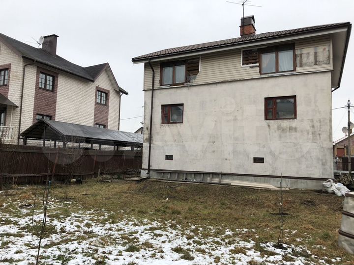 Дом 197 м² на участке 6 сот.