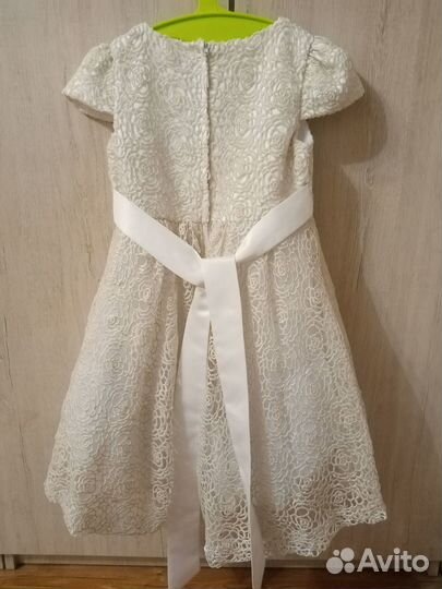 Платье праздничное 104