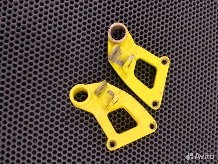 Kawasaki ZZR 400 кронштейны посажирских подножек