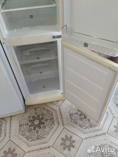 Холодильник samsung