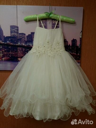 Нарядное платье