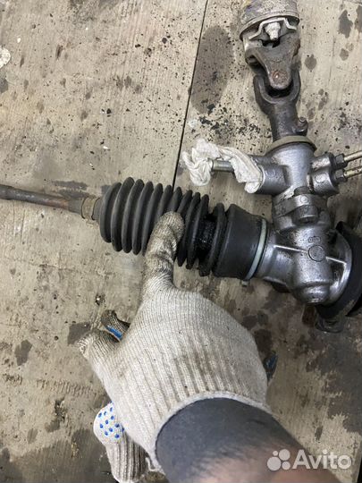 Рулевая рейка Nissan Expert W11