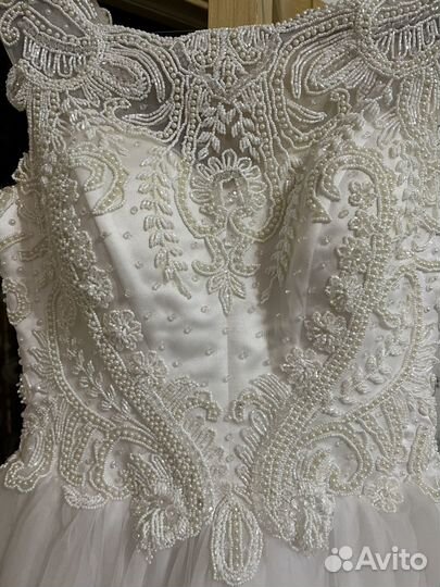 Свадебное платье 42 44 бу