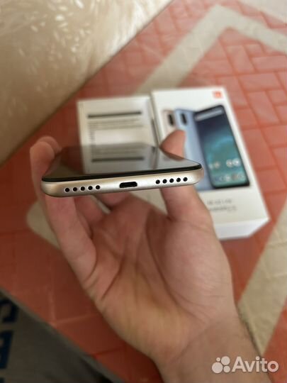 Xiaomi Mi A2 Lite Android One, 3/32 ГБ