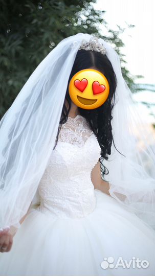 Свадебное платье со шлейфом
