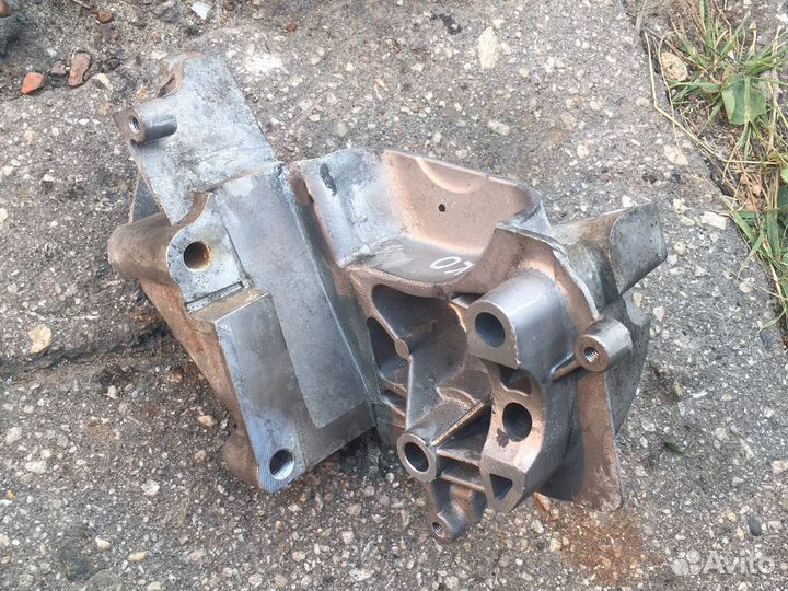 Кронштейн двигателя Ford Ecosport