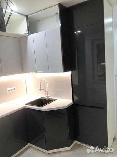 Кухня угловая зеленая