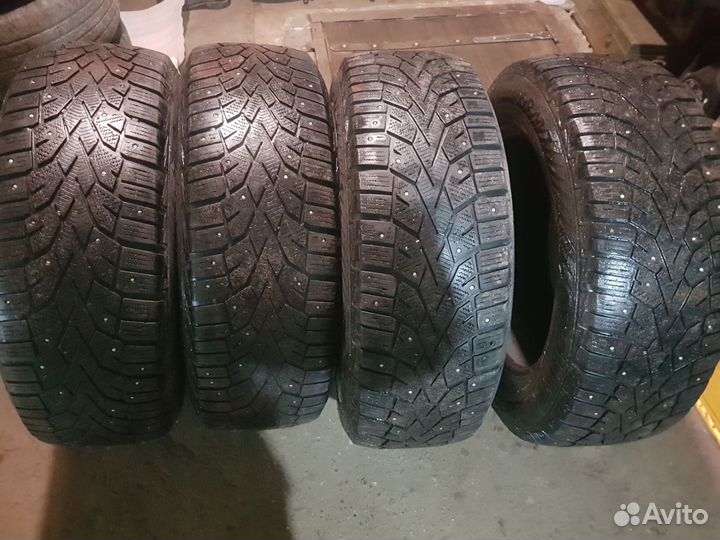 Gislaved Nord Frost 200 SUV 225/65 R17