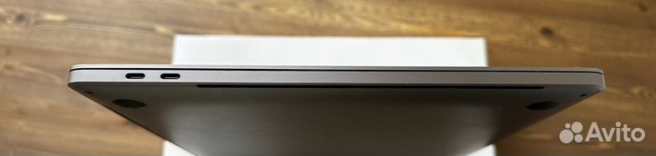 MacBook Pro 15 2017 i7 16/256 отличный акб 93%
