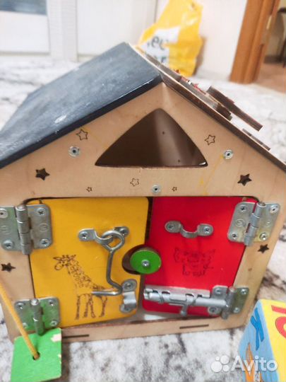 Бизиборд и динозавр- машина