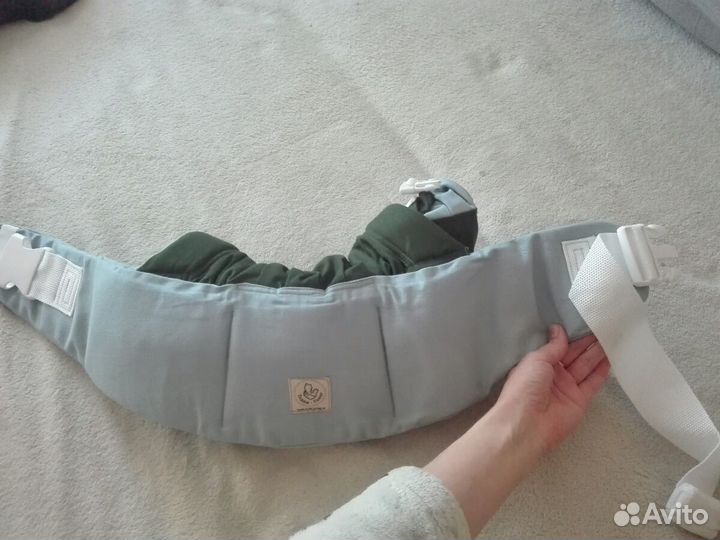 Гибрид слинга рюкзак-май