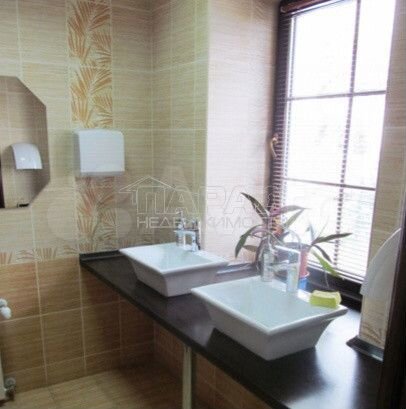 Здание на первой линии