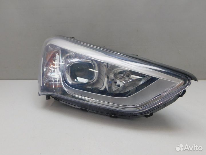 Фара правая Hyundai Santa Fe 2012-2018 921022W206