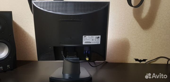 Монитор Samsung SyncMaster 710V 17