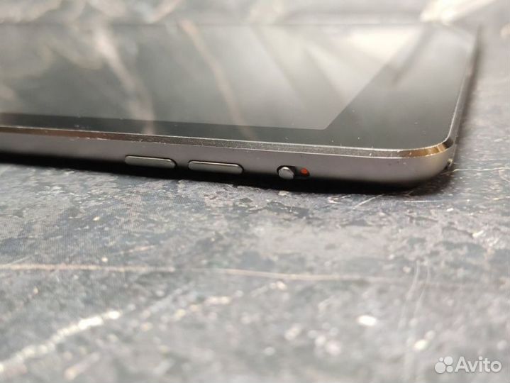 Планшет Apple iPad Air Wi-Fi MD785RU/A 9.7, 1/16GB