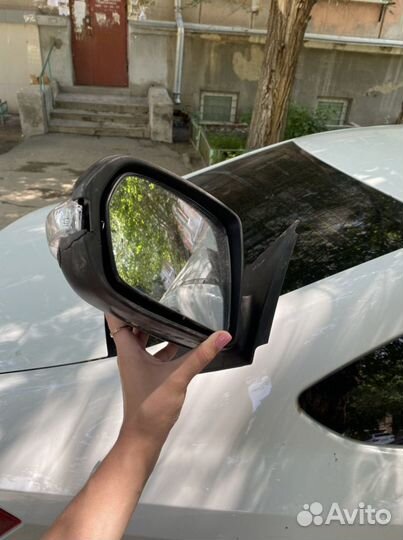 Продам боковое зеркало
